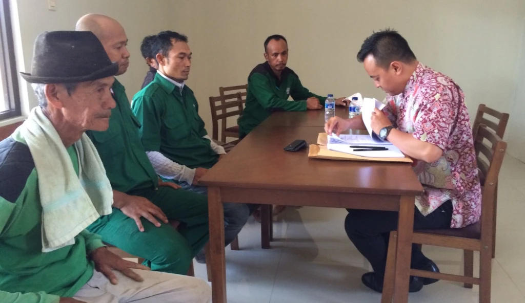 Berita & Artikel Sosialisasi Kontrak Kerja Tenaga Harian 4 img_2350