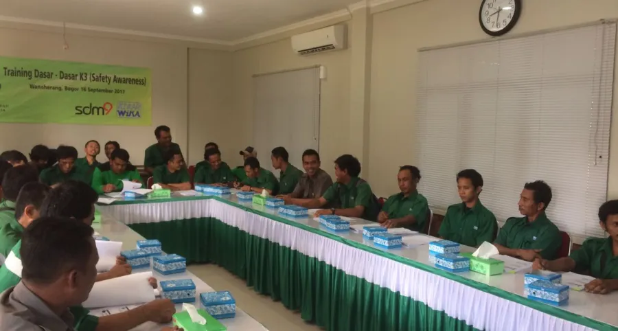 Pelatihan Basic Safety Awareness (K3) Training 2 whatsapp_image_2017_09_20_at_17_23_411