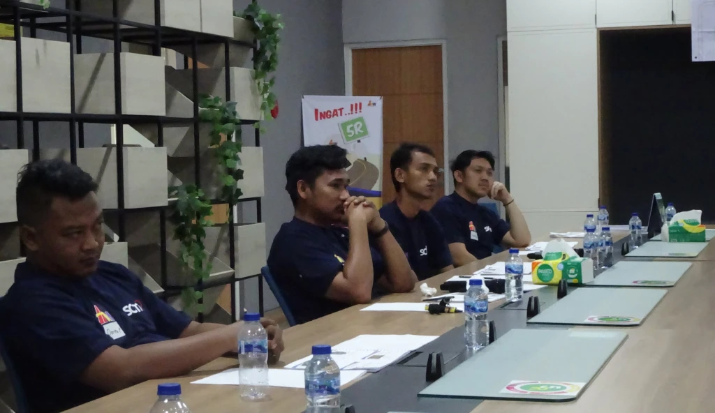 Berita & Artikel Training Defensive Driving & Service Excellent 3 ~blog/2025/6/17/dsc00816